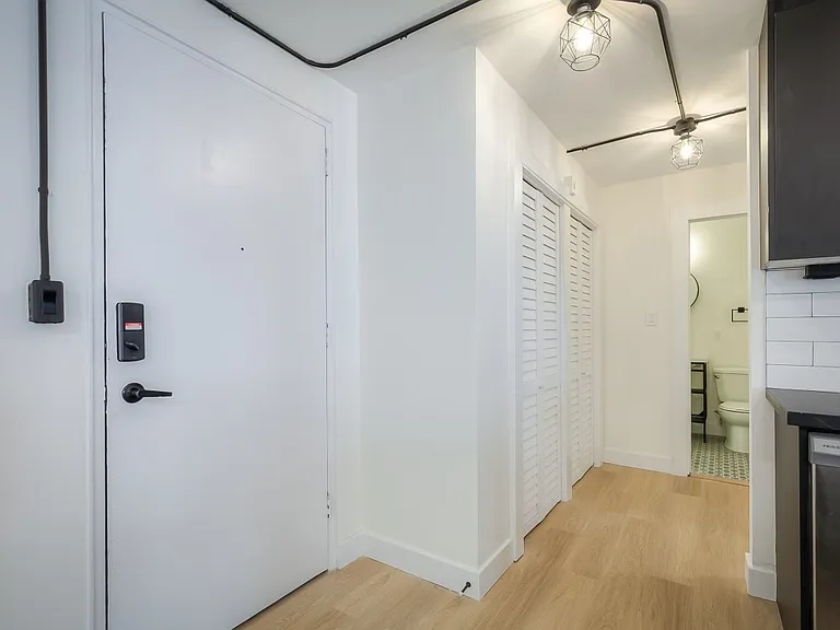 420 Eglinton Ave E #405 — Photo 24