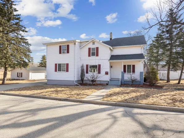 223 N State St, Waupun, WI 53963