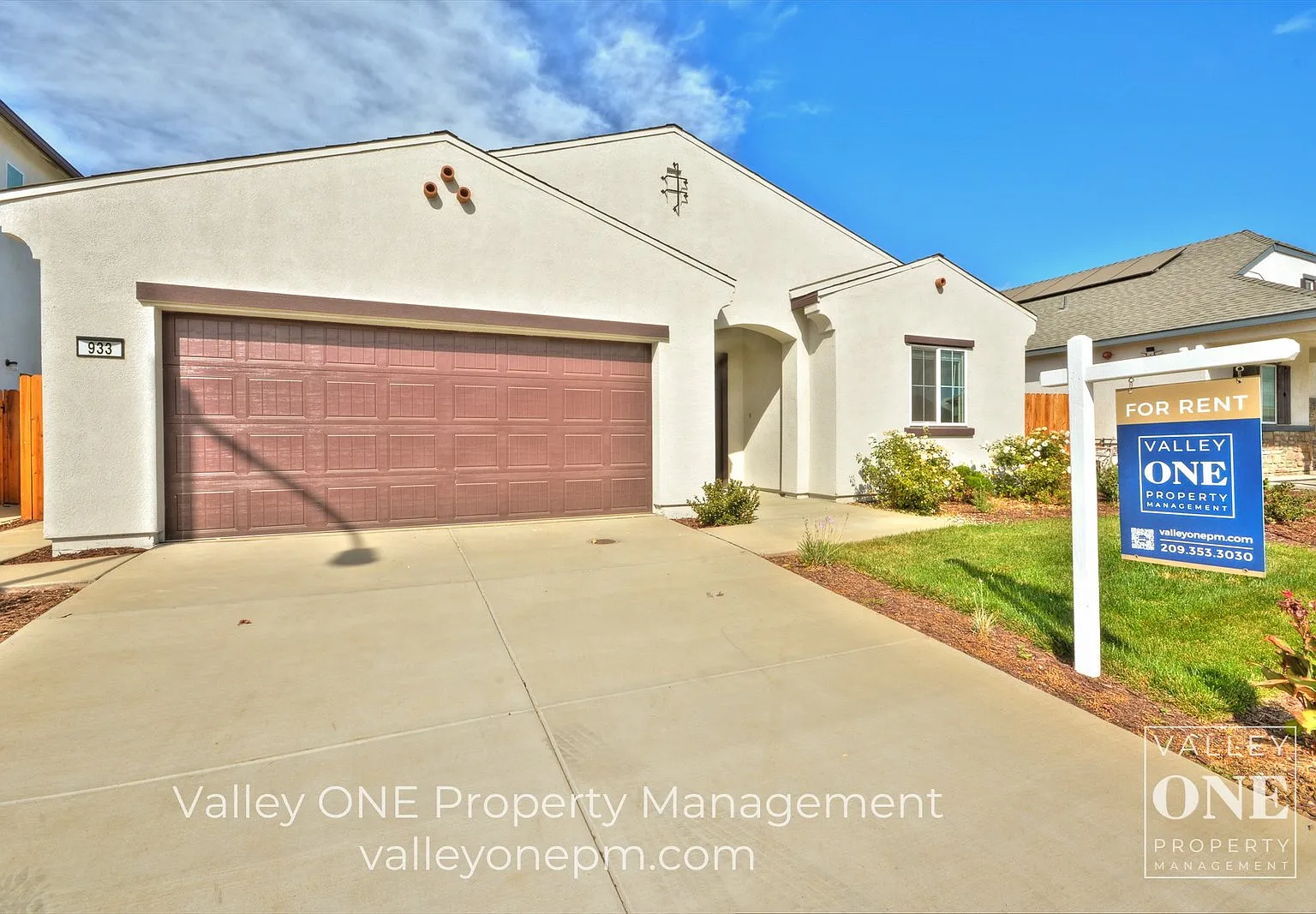 4 bed, 2.0 bath, 1912 sqft, $2,575 — Photo 3