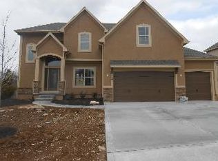 4603 Lakecrest Dr, Shawnee, KS 66218