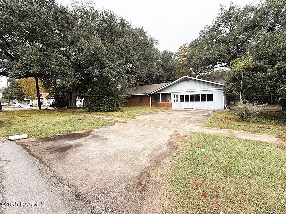 2nd image of 450 E Vine Ave