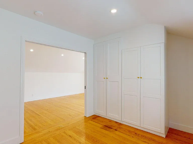 254 Roosevelt Way #4 — Photo 9