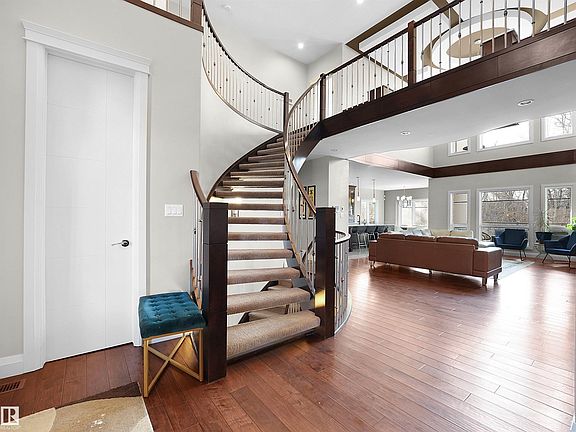 3rd image of 3332 Cameron Heights Lndg NW