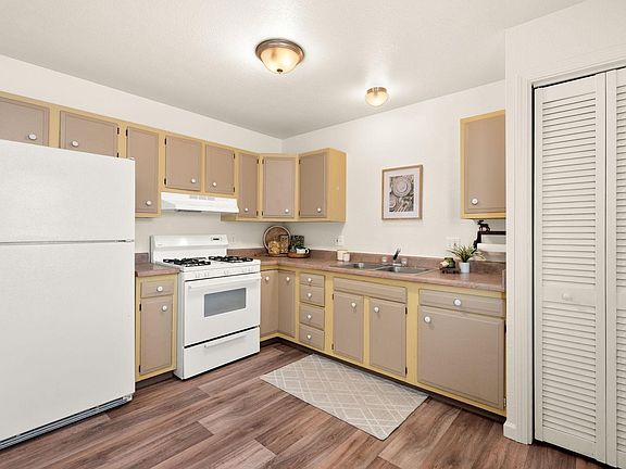 5th image of 3617-3619 Highland Dr