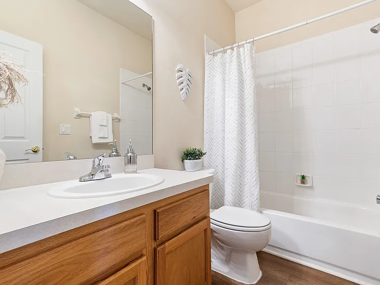 512 Spring Lake Cir — Photo 34