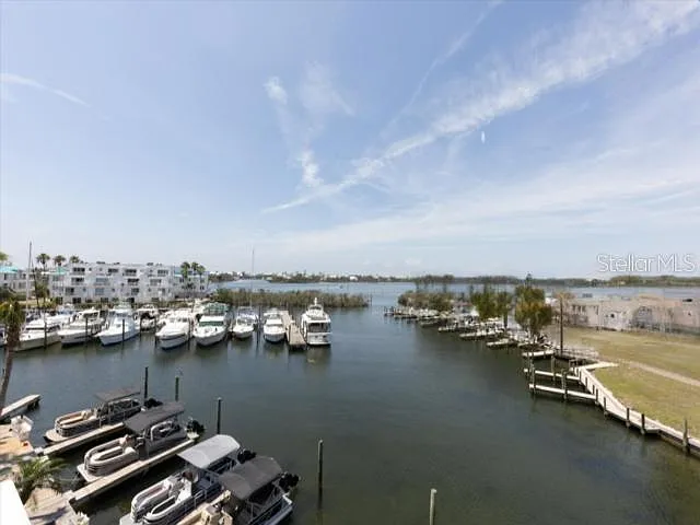 8272 Harborside Cir — Photo 38