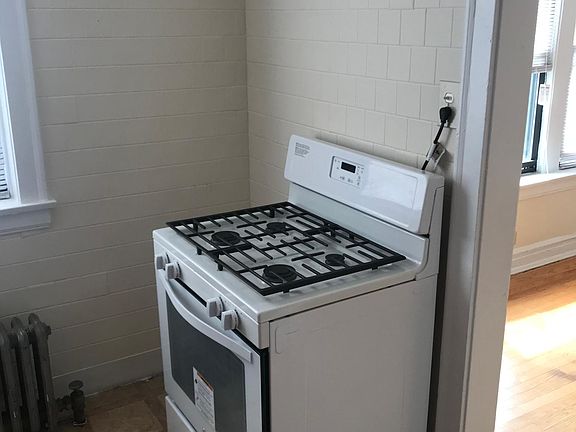4th image of 2564 W Estes Ave #1