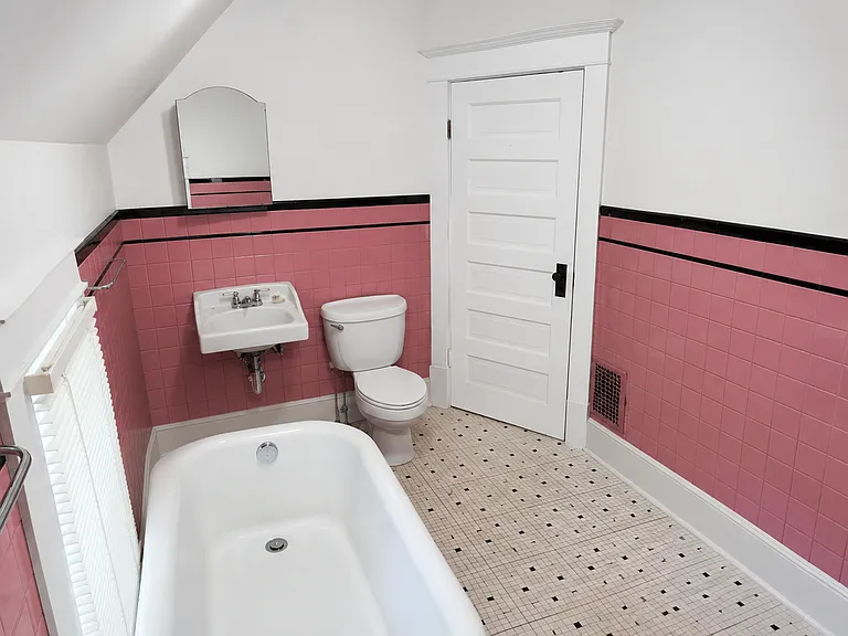 1710 Hubbard Ave — Photo 10