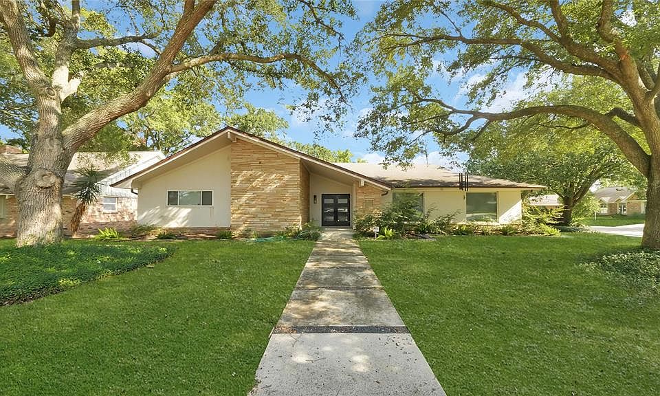 1st image of 4302 Woodvalley Dr