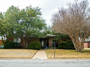 1921 N Lake Trl, Denton, TX 76201