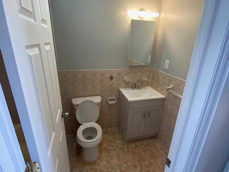 177 Roosevelt Ave #1 — Photo 11