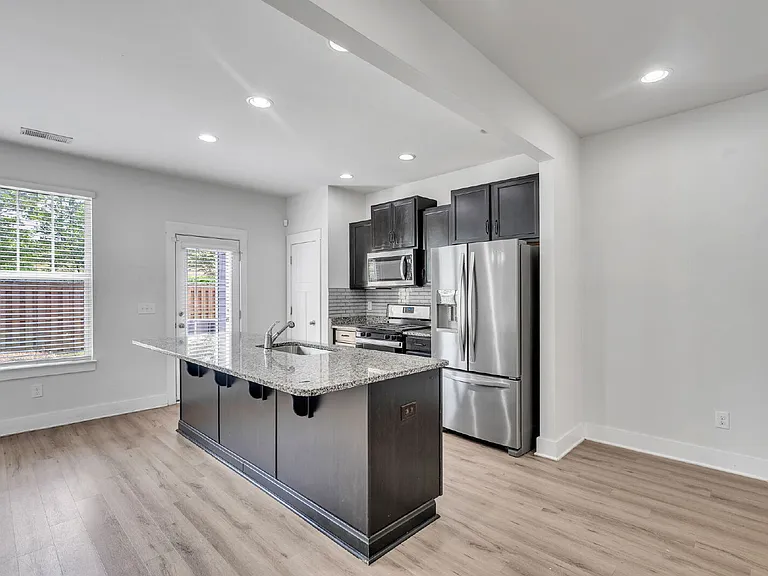 114 Lerner Ct — Photo 6