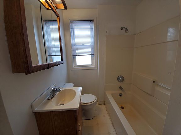 5th image of 20 Green St #1