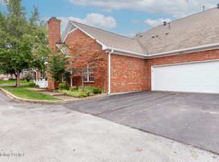 8026 Saint Andrews Village Dr, Louisville, KY 40241