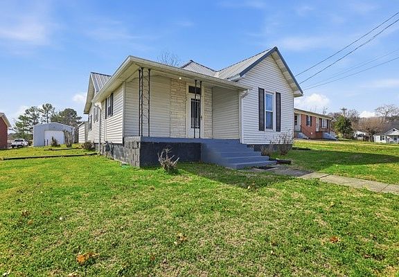 3rd image of 134 Read Ave