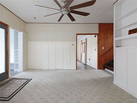 4th image of 79 Parker St
