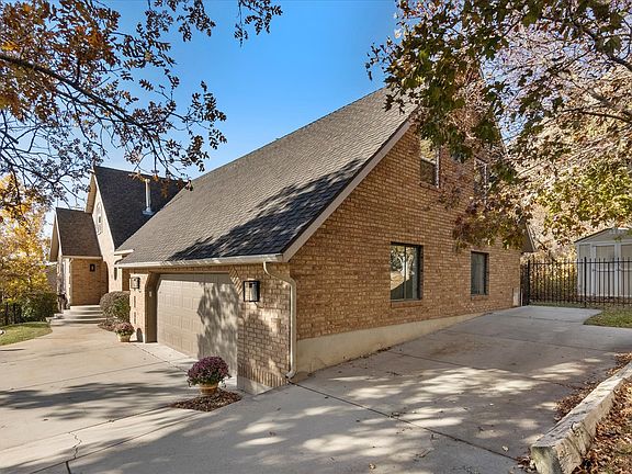 5th image of 2078 E Spring Oaks Dr N
