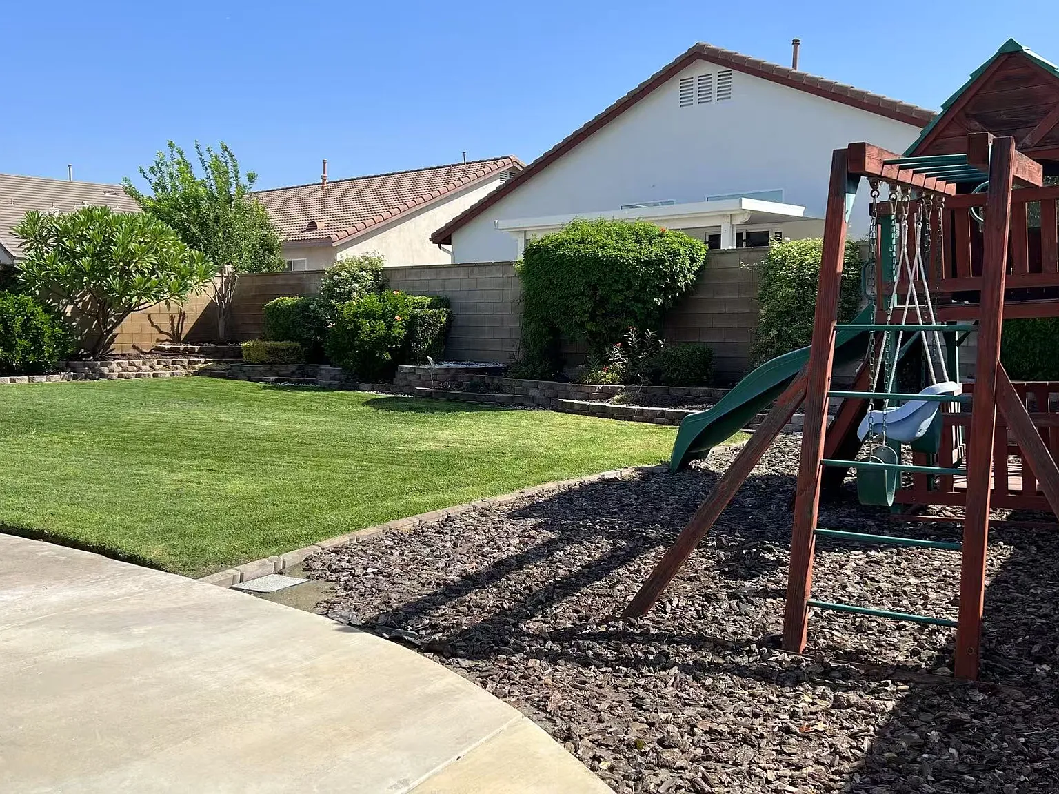3 bed, 2088 sqft, $3,500 — Photo 4