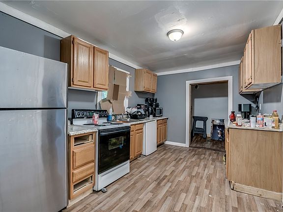 4th image of 517 Jefferson St