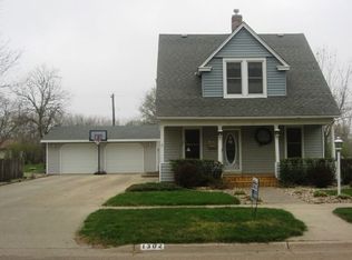 1302 S Main St, Redfield, SD 57469