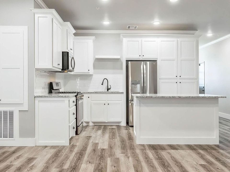 1st image of 219 W Symmes St