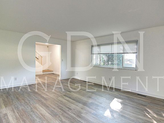 5th image of 589 Wilson Dr