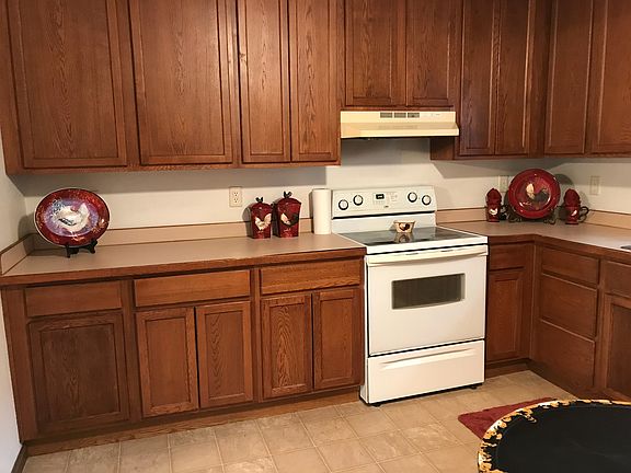 kitchen with oak cabinetry