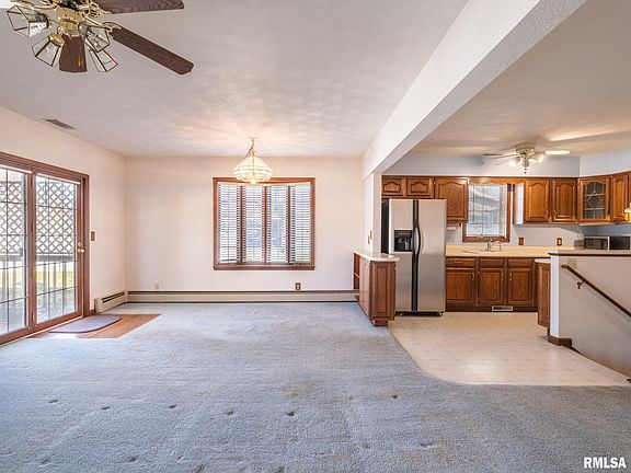 4th image of 935 E Highland Pl