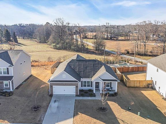 2nd image of 4 Pilcher Dr