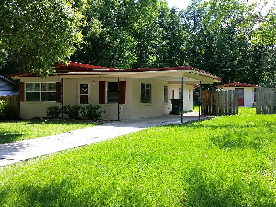GREAT CORNER LOT