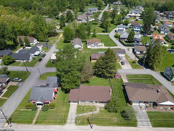 4th image of 928 East Ave