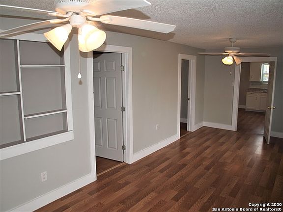 3rd image of 1800 Stonewall St