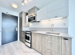 290 Adelaide St W #4009, Toronto, ON M5V 1N1