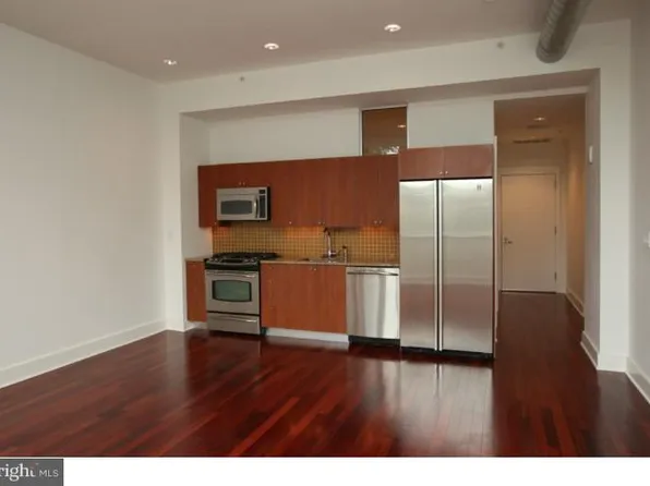 1101 Locust St #9K, Philadelphia, PA 19107