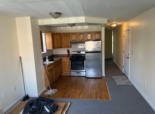 958 E 219th St #2, Bronx, NY 10469