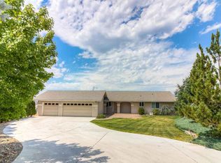 1000 Eagle Nest Dr, Granger, WA 98932