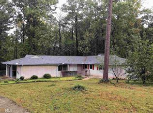 848 Robin Ln, Forest Park, GA 30297