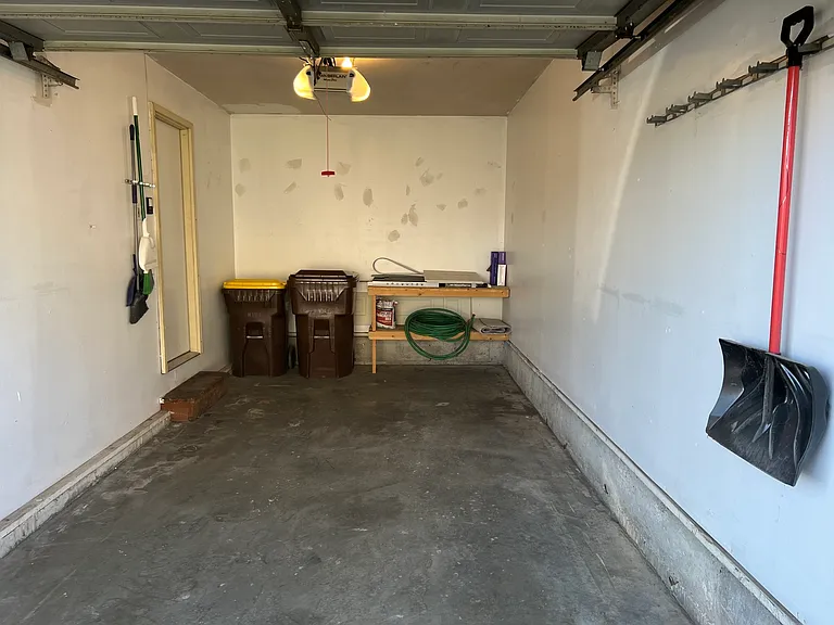 11411 Douglas Ave #C — Photo 20