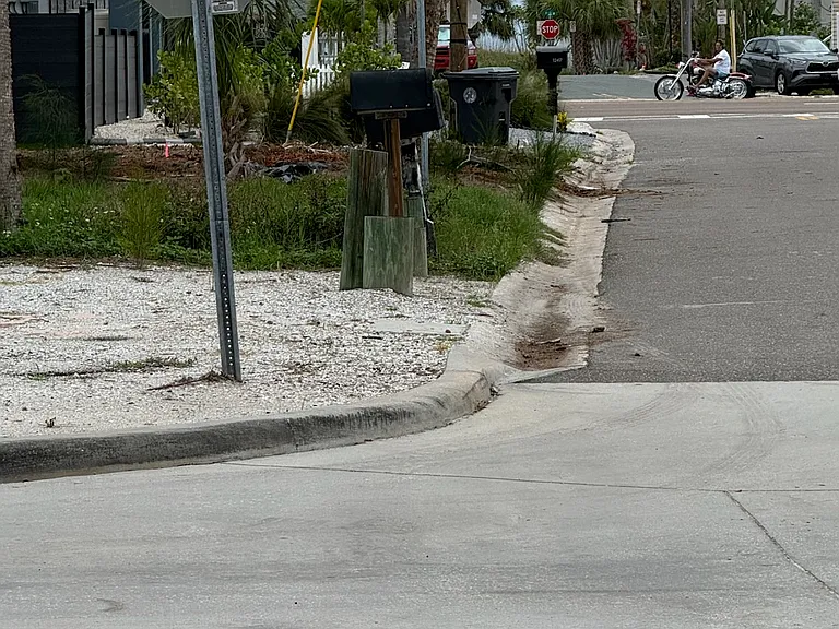 2 blocks from Treasure Island Beach