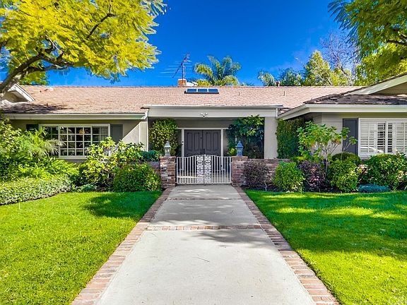 5th image of 17631 Corinthian Dr