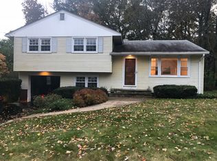 12 Stonehill Rd, Randolph, NJ 07869