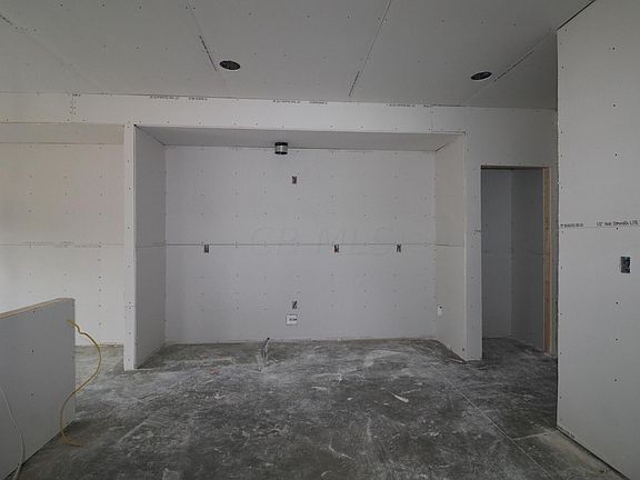 3rd image of 6425 Hamilton Woods Blvd S