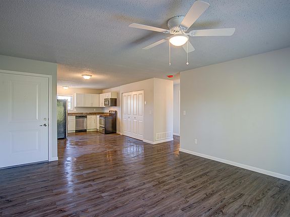 2nd image of 832 Park Entrance Pl APT 10