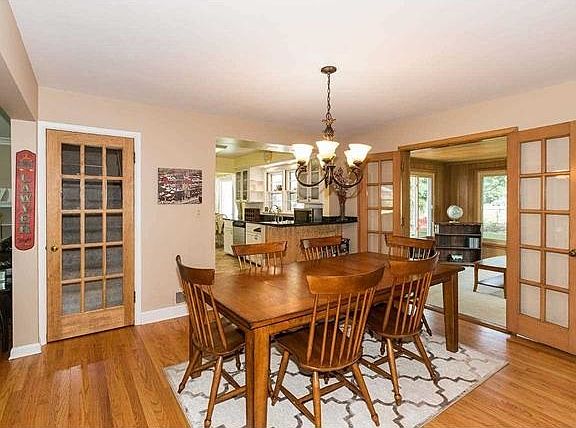5th image of 827 Green Meadow Ave