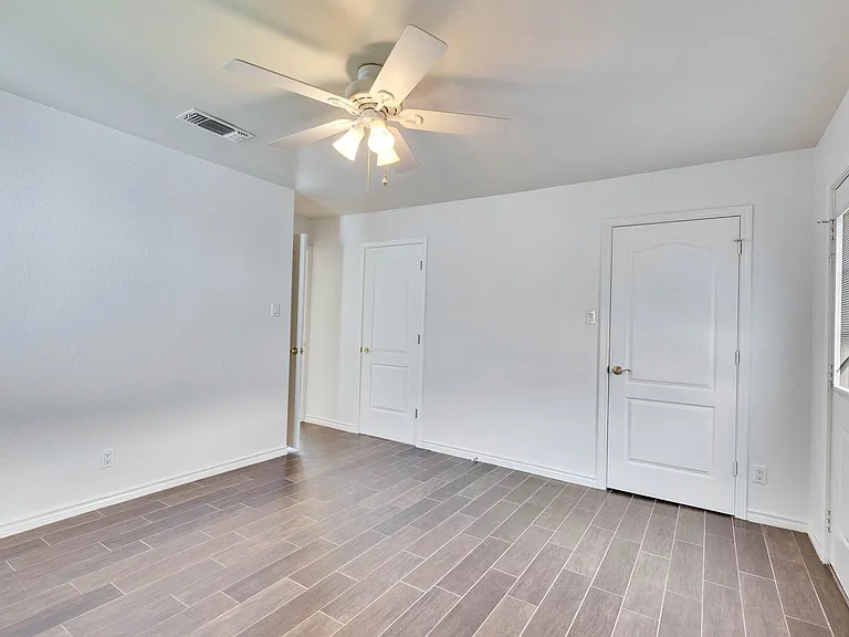 7709 Shoal Creek Blvd — Photo 10