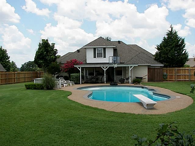 1st image of 3905 Buena Vista Cir