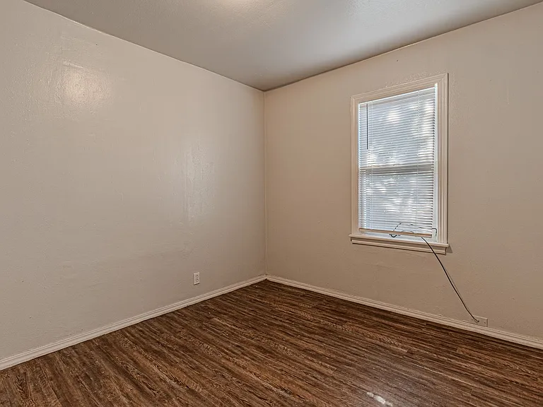 2705 NE 18th St — Photo 42