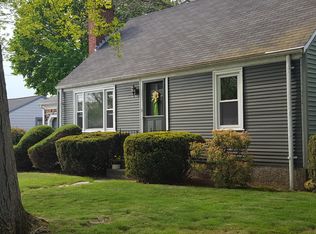 31 Winthrop St, Riverside, RI 02915