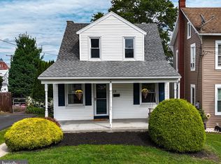 19 Maple St, Mohnton, PA 19540