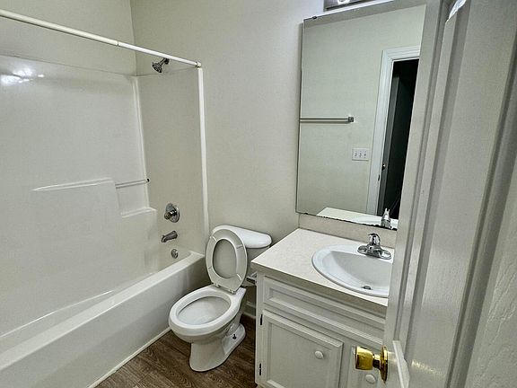 3rd image of 1400 Joel Dr #A
